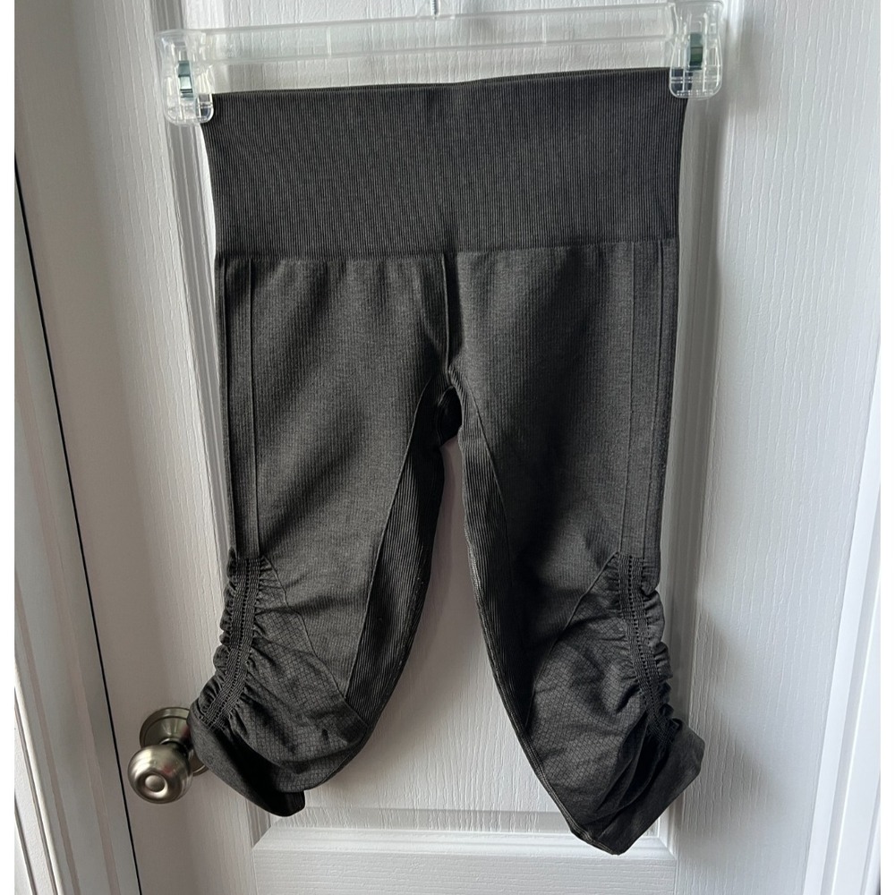 Lululemon‎ In The Flow Crop II Seamless Gray Ruched Size 4